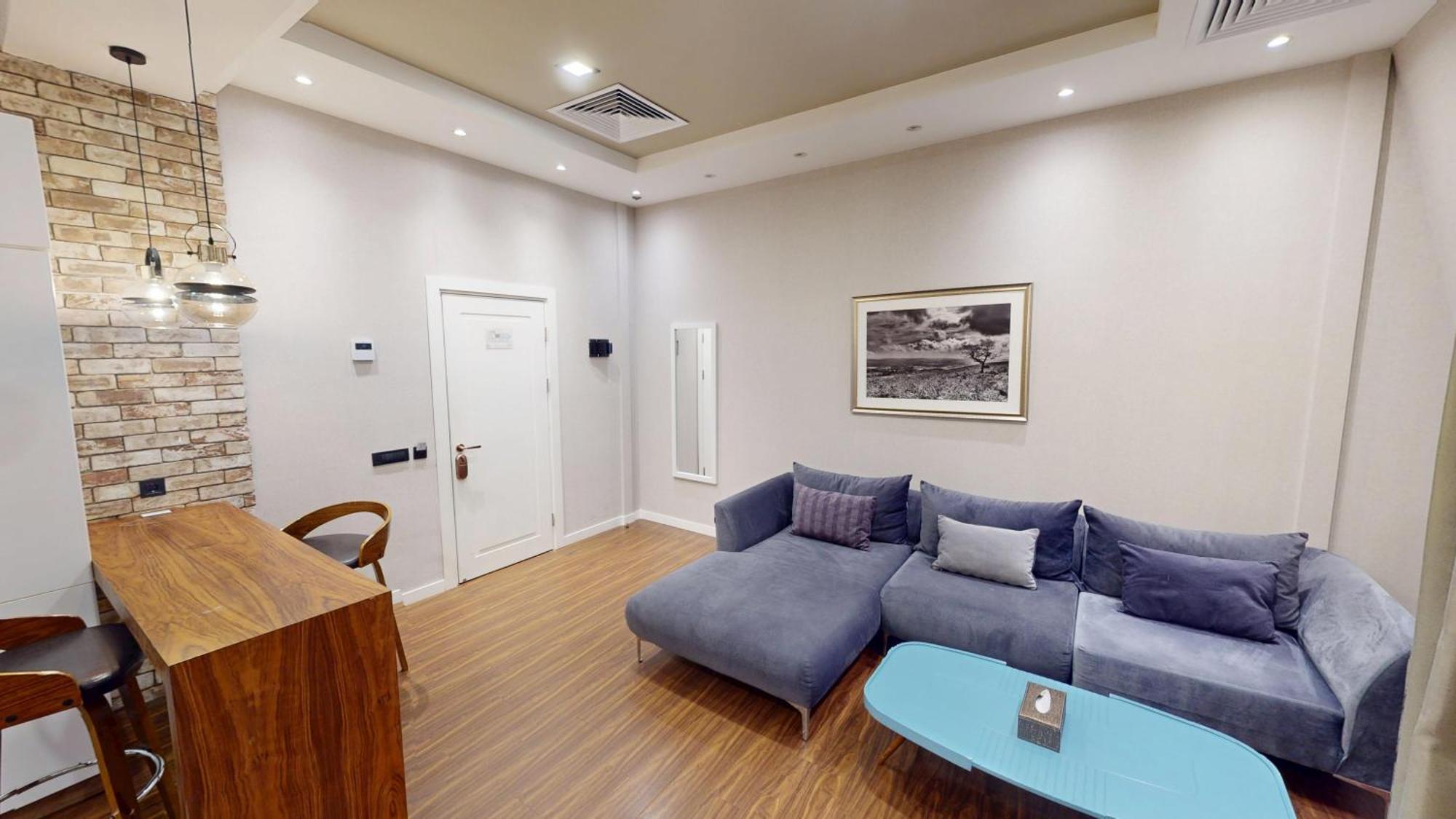 One-Bedroom Apartment